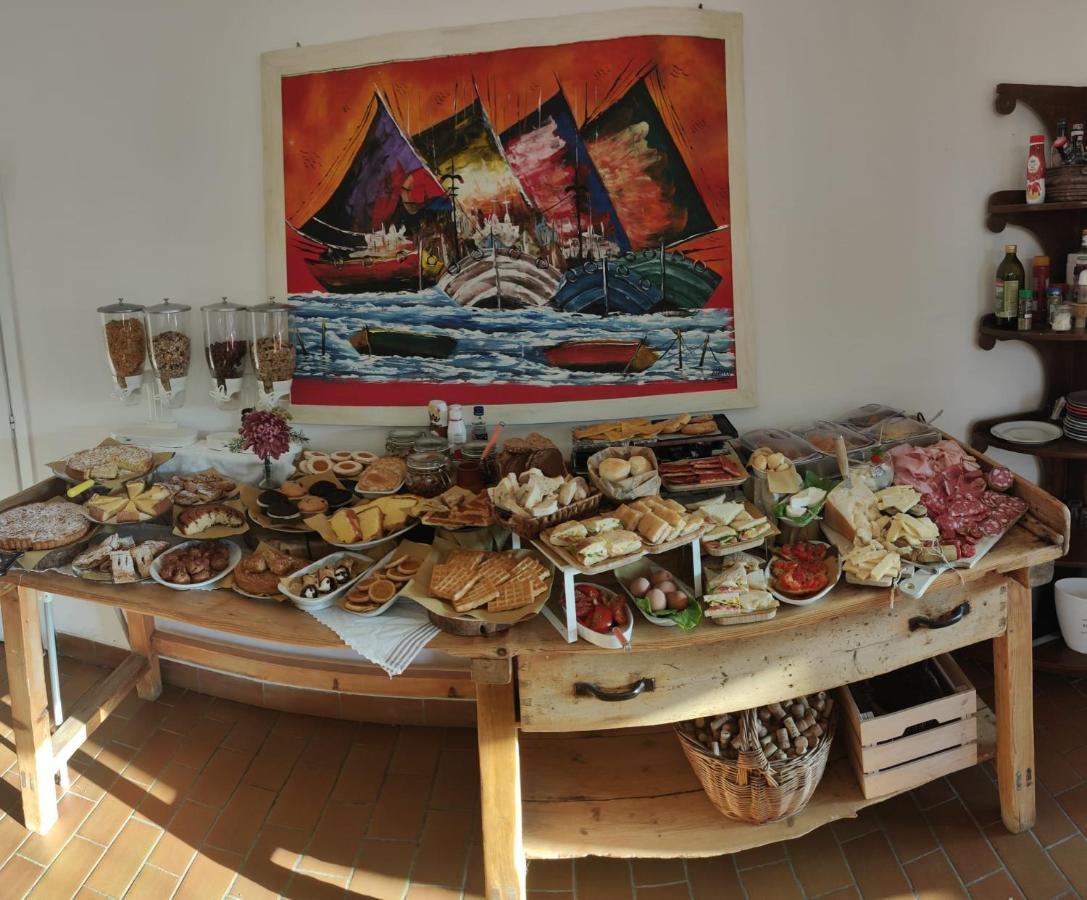 Casamare Hotel San Vincenzo Luaran gambar