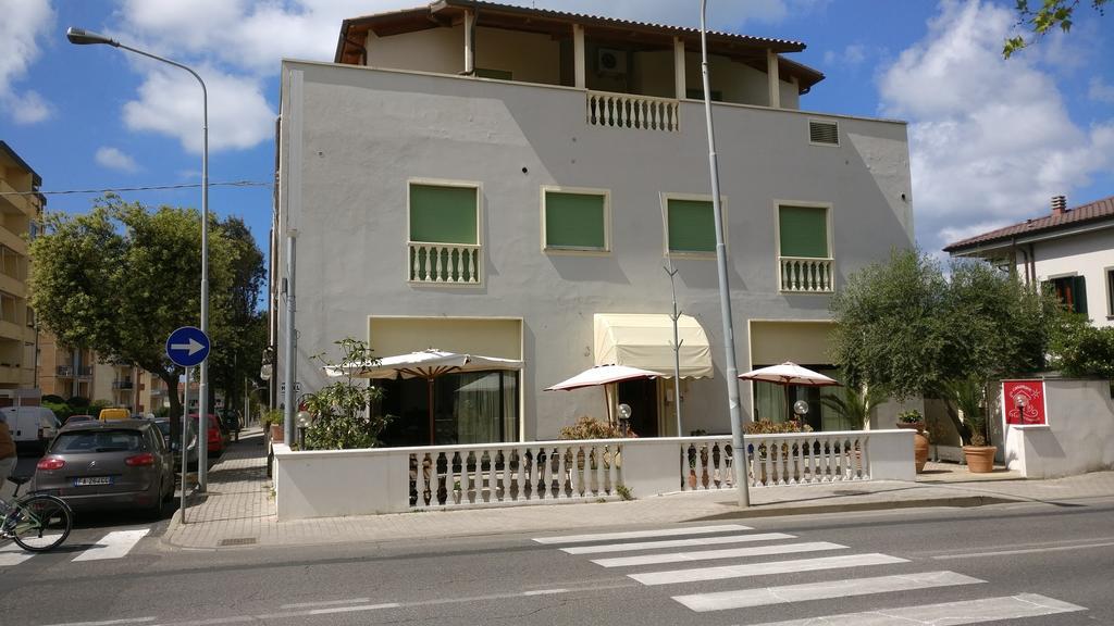 Casamare Hotel San Vincenzo Luaran gambar